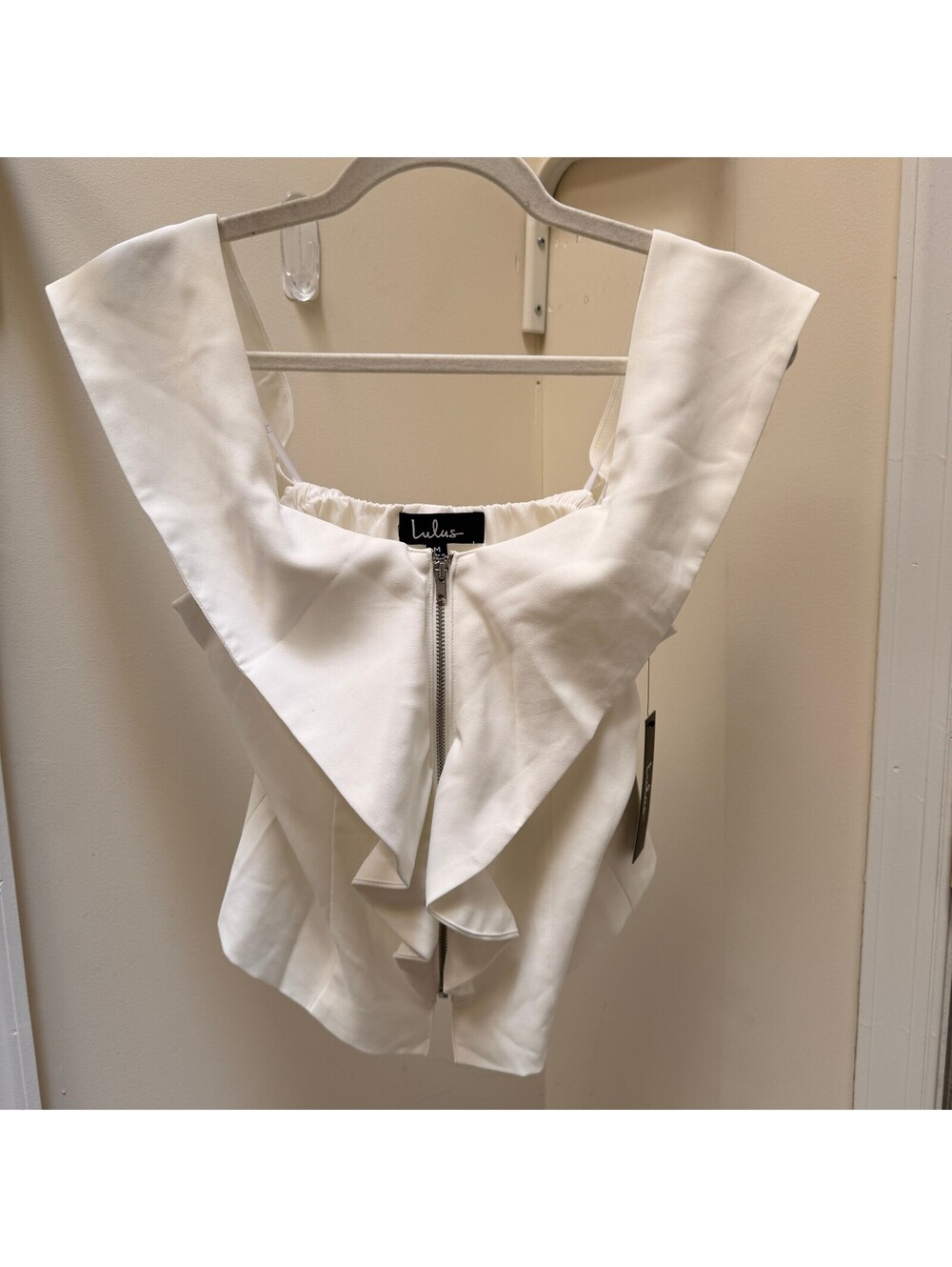 NWT Lulus VIP Section White Off Shoulder Ruffle Cropped Top Zipper | Size M